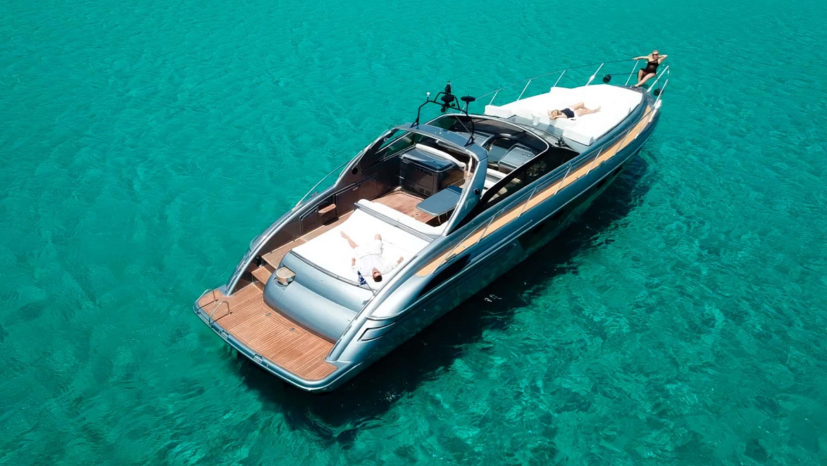 Аренда моторной яхты Princess V55 на Миконосе, Греция